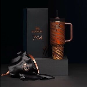 Stanley X Tyla Tyger Limited Edition Cup - Quencher H2.0 Flowstate Tumbler 40 oz